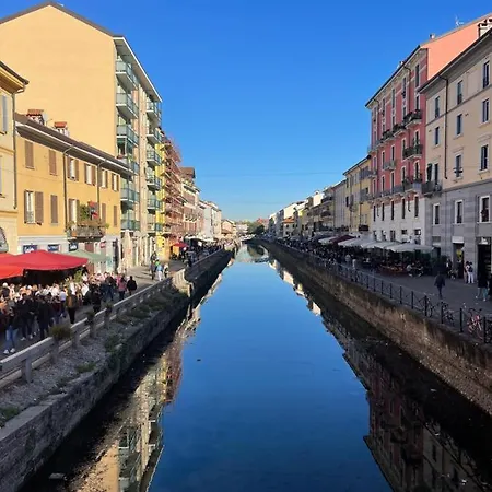 House Navigli In The Heart Of The Naviglio Grande * Mediolan