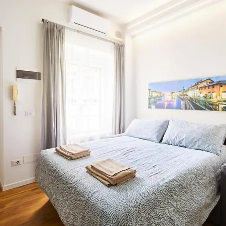 Apartament House Navigli In The Heart Of The Naviglio Grande